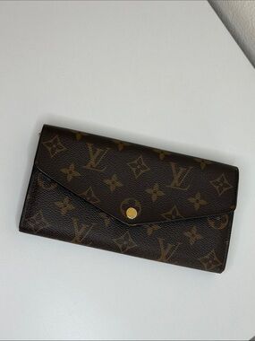 LV Sarah Wallet